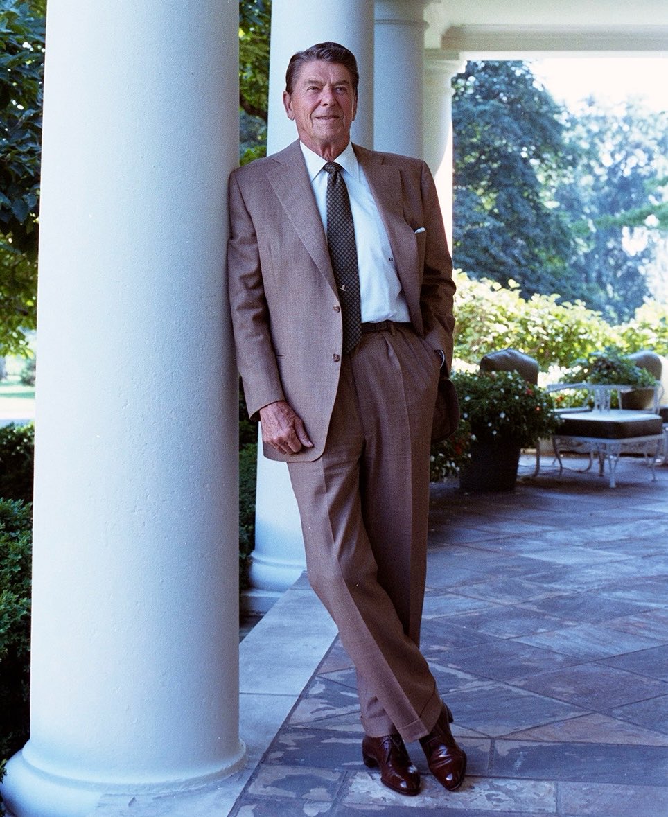 TodayinHistory's tweet photo. June 5, 2004: Ronald Reagan passed away at the age of 93 from pneumonia. https://t.co/WEhGKpcNQn