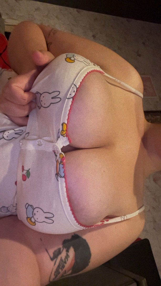 chikittyxx's tweet photo. Do these make you weak? Good. Now be a good sub and send mommy everything she wants 🫦💸 findom https://t.co/zWIXQiZw9C