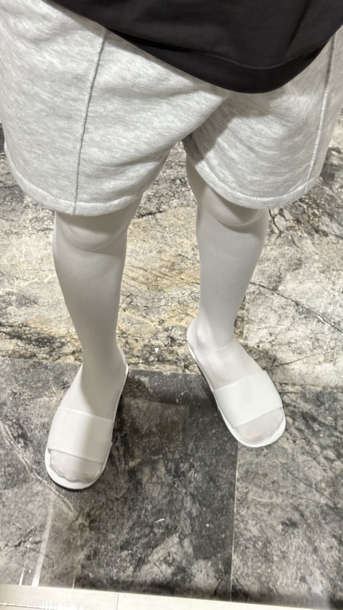 socktheory's tweet photo. Outfit gini dipake buat hangout aman ga ya https://t.co/0UHd6iaTN5