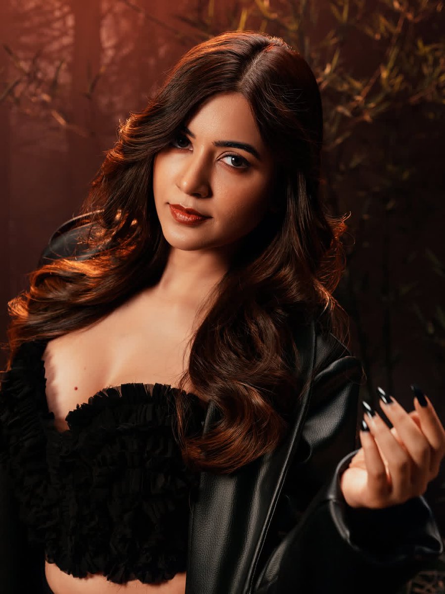ActressDynamic's tweet photo. Anju Kurian 🖤✨️

#Anju #AnjuKurian https://t.co/pHM1t1r4lX