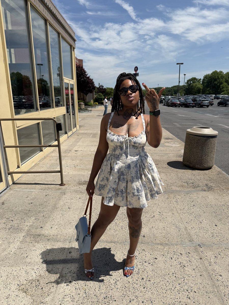 CarmaChae_DaLoc's tweet photo. Just a pretty bitch that stay going on dates 🥰💋 my new nigga love it here 🤪 https://t.co/tsET4uB3mJ