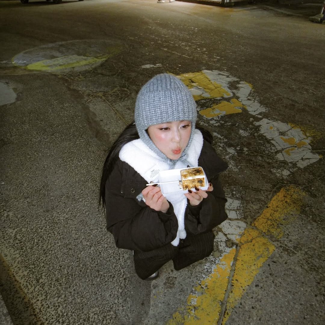 kthynj's tweet photo. this #TAEHYUNG             this #YUNJIN https://t.co/D2FUMaSQDT