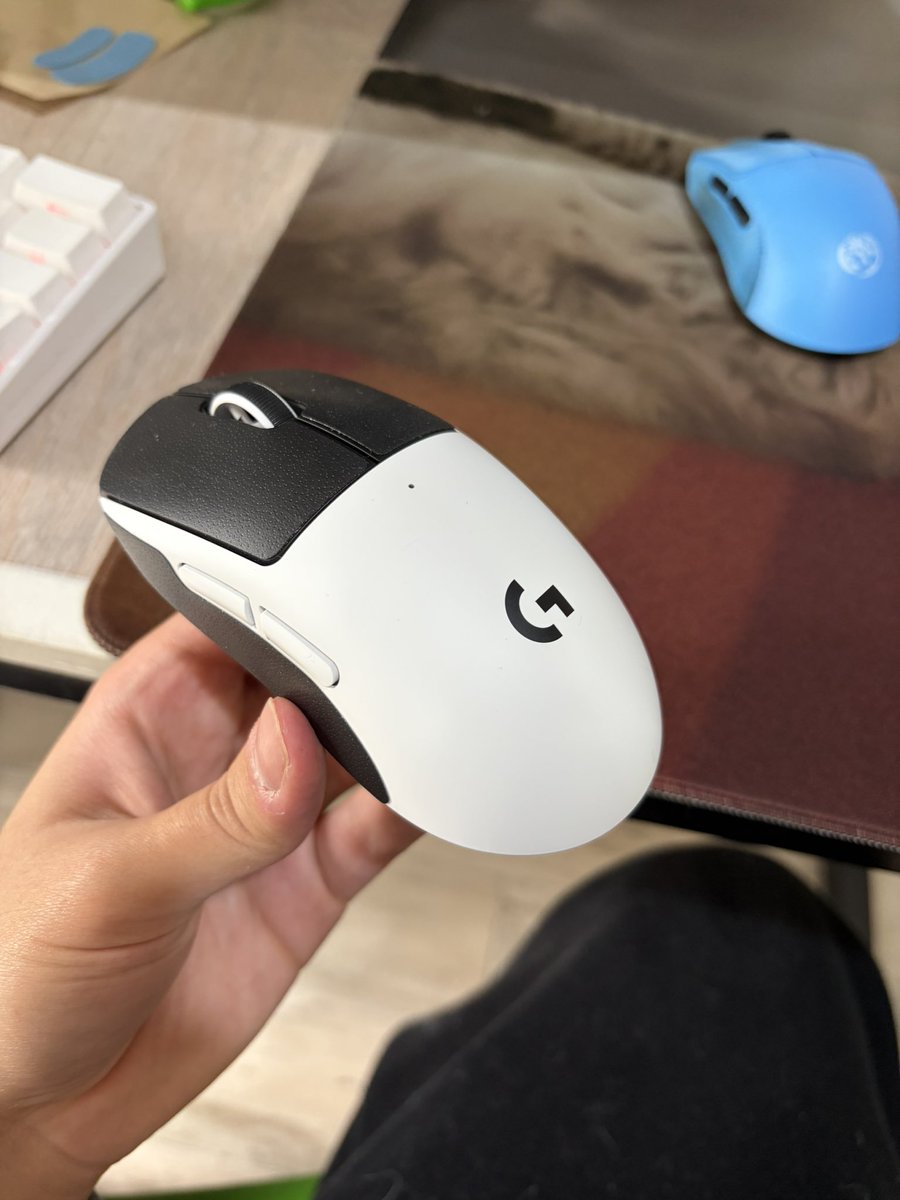 mrtnssj1's tweet photo. Estoy vendiendo este logitech superstrike con menos de un mes de uso

$195.000

más info x dm https://t.co/EIutHr9OWc