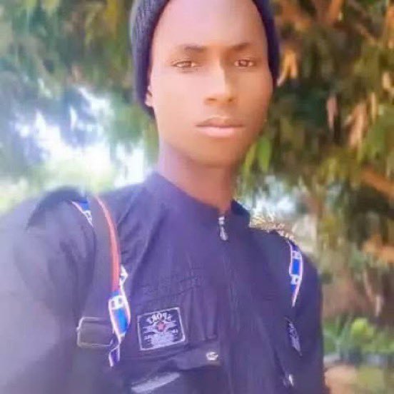 MuneVintage's tweet photo. Breaking news: FCT Police Arrest Suspected K!dnappers In Viral Video Wearing Military Camourflage And Brandishing AK-47 Rifles https://t.co/As2sDs1NyO