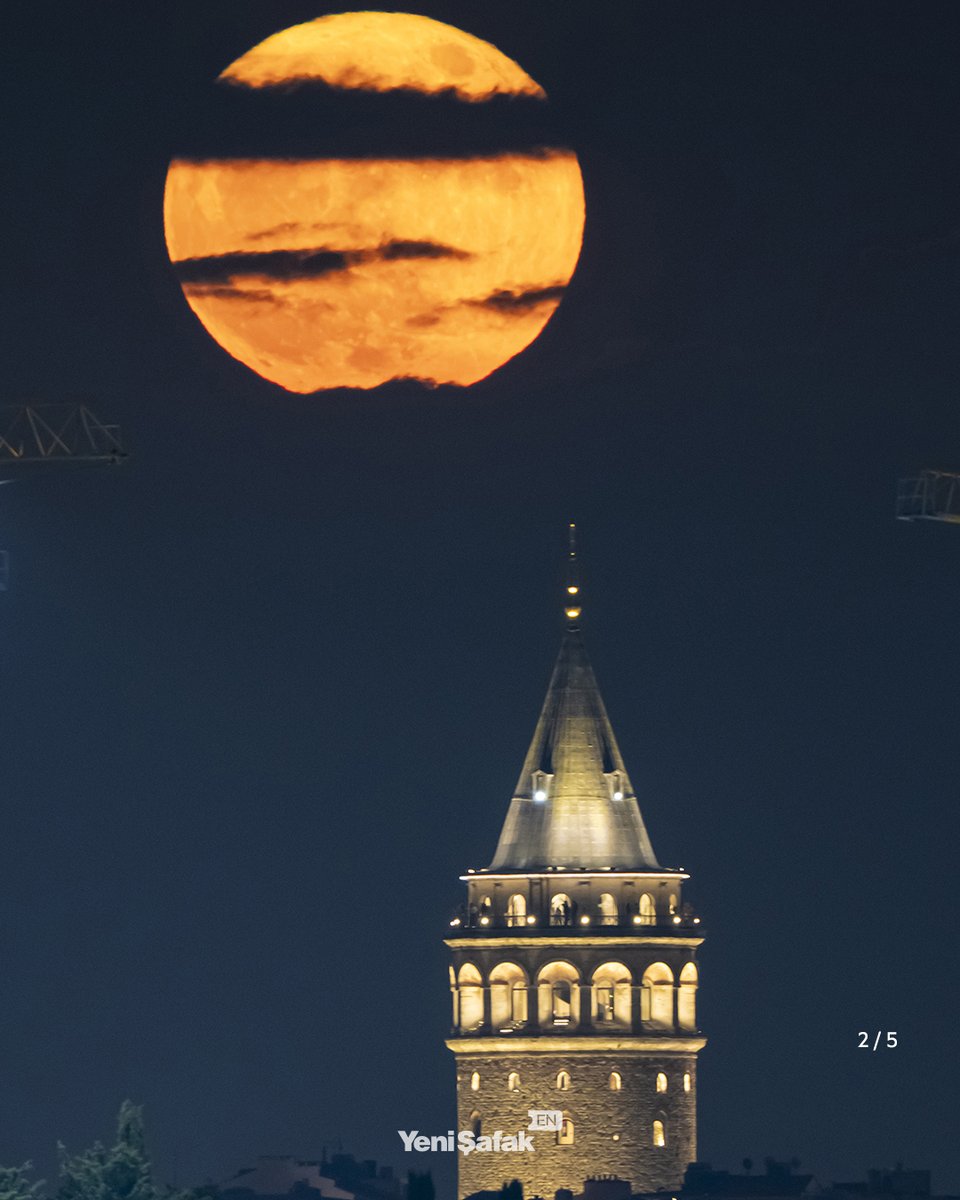 yenisafakEN's tweet photo. 1- Displaced Palestinians gather to receive hot meals distributed by a charity kitchen in the Khan Yunis, in the southern Gaza Strip, on June 4, 2026.

📸 BASHAR TALEB / AFP

2- The “blue moon” rises above the Galata Tower in Istanbul, Türkiye, on May 31, 2026.

📸 ISA TERLI / AA

3- Muslim pilgrims offer prayers inside the Al-Askariyain holy shrine in Samarra, north of Baghdad on June 2, 2026.

📸 AHMAD AL-RUBAYE / AFP

4- Hindu devotees of the Tengger community are seen through low-lying clouds at sunrise as they ascend the active Mount Bromo volcano to present offerings of rice, fruit, livestock and other items as part of the Yadnya Kasada festival near Probolinggo, East Java province on June 1, 2026.

📸 JUNI KRISWANTO / AFP