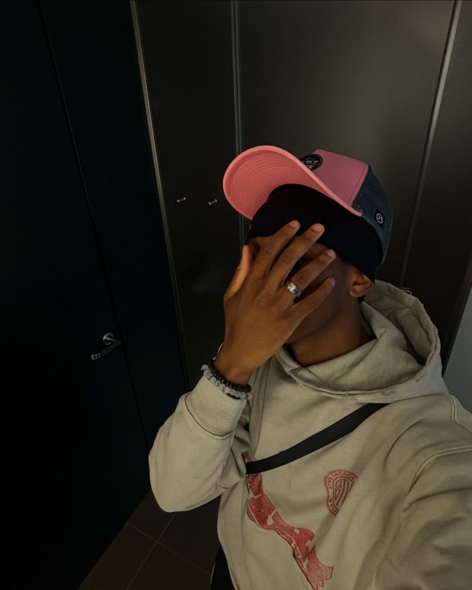 🧸🥀 tweet media