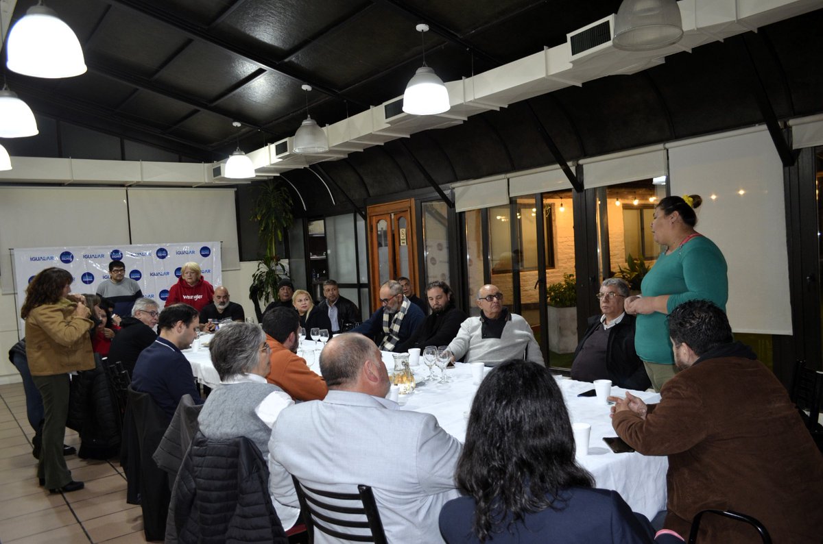 espaciopuenteok's tweet photo. Ayer nos reunimos con referentes de distintos distritos de la Provincia de Buenos Aires. Más organización, más territorio y más militancia para seguir construyendo @IgualarArg . https://t.co/GRNeEKD6iu