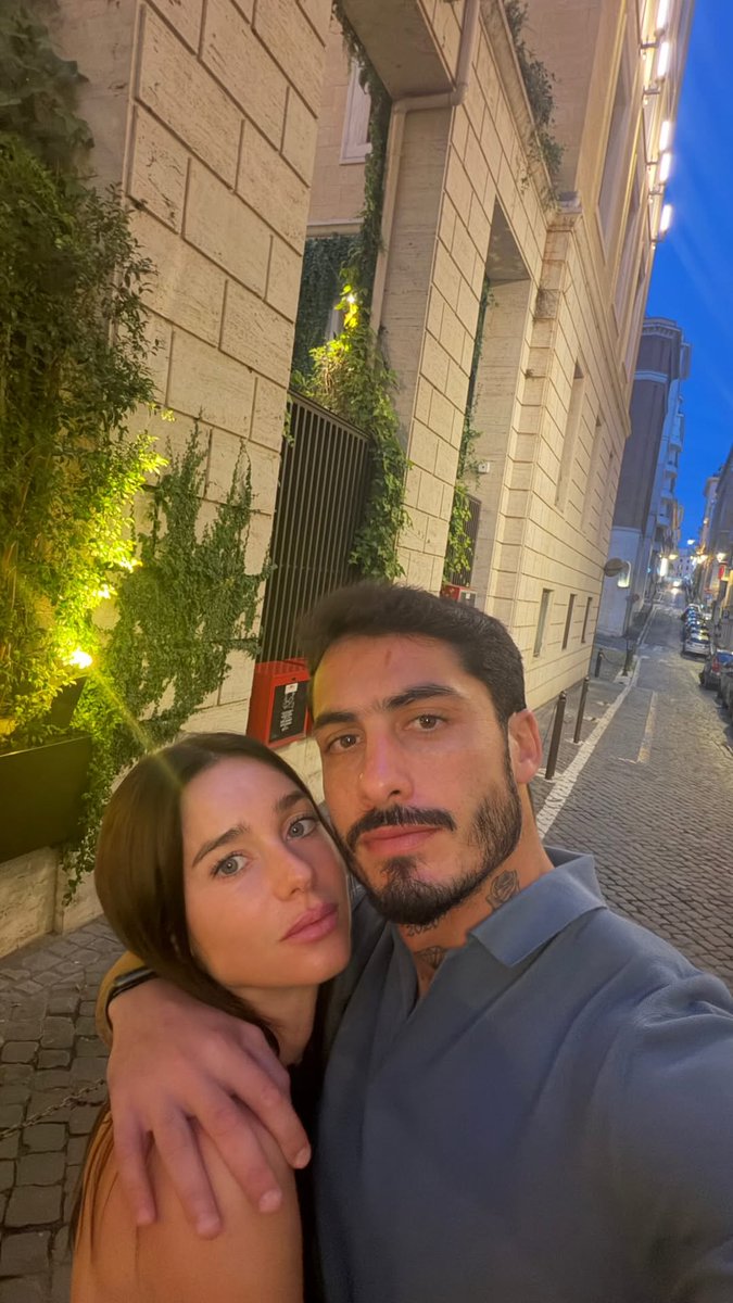 lanumero12comar's tweet photo. 🤳 Las vacaciones de Nicolás Figal en Roma https://t.co/VqGQWrV3S1