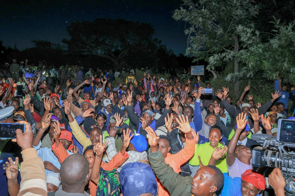 Wavinya_Ndeti's tweet photo. Officially commissioned the Kwa Kateti Borehole in Mua Ward, which has a yield of 11 cubic metres per hour. The borehole has already been connected to 45 households, and in the next two months, we will extend the water distribution network to an additional 300 households.

This project will enhance access to clean and safe water for residents, reduce the time and distance spent in search of water, improve sanitation and hygiene standards, and contribute to improved livelihoods within the community.