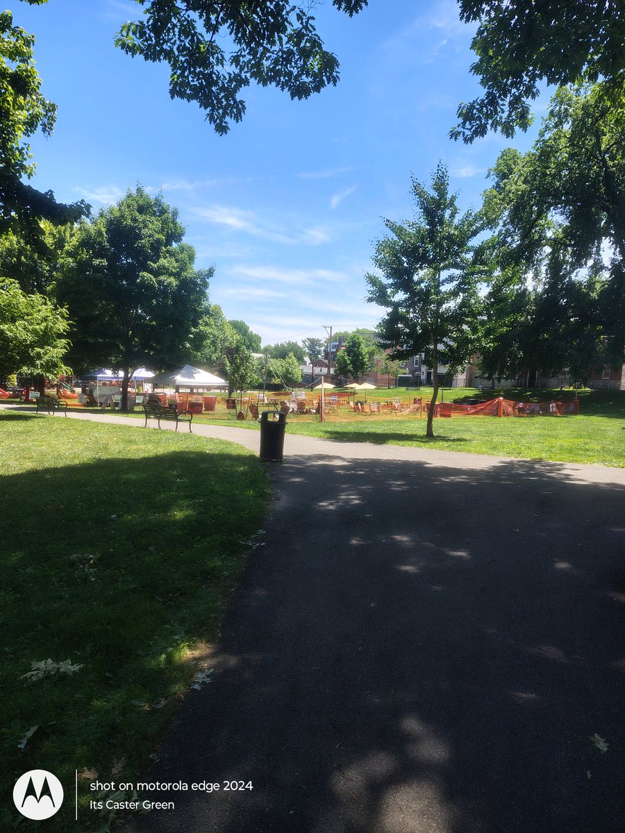 ItsCasterGreen's tweet photo. @LancasterRec Presents Beer Gardens at Musser park in Lancaster, PA because, that's what our youth should look forward to, getting drunk in public. There are already more places to buy alcohol then there are for children to play but, somehow, this makes sense to our @LancasterCC https://t.co/aicvI1xPRT