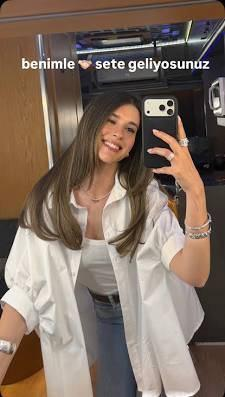 esramim's tweet photo. çok aradım bulamadım buçe bu gömleği nereden aldığını etiketlesen mesela nefis olur
yapay zekaya bile sordum bulamadık valla
@bucekahraman
 #BuçeBuseKahraman https://t.co/kWEsyRbO28