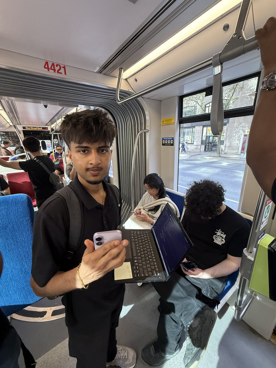 shivanshk_'s tweet photo. late ttw recap pt. 1: 

- talked to cool ppl at riverdale picnic networking event @waterloovg 
- working on the ttc w/ @nishantmodi3105 
- went to @UofT open networking event
- @rootlyhq panel event w friends and got free merch :) https://t.co/lzgt6n49aG