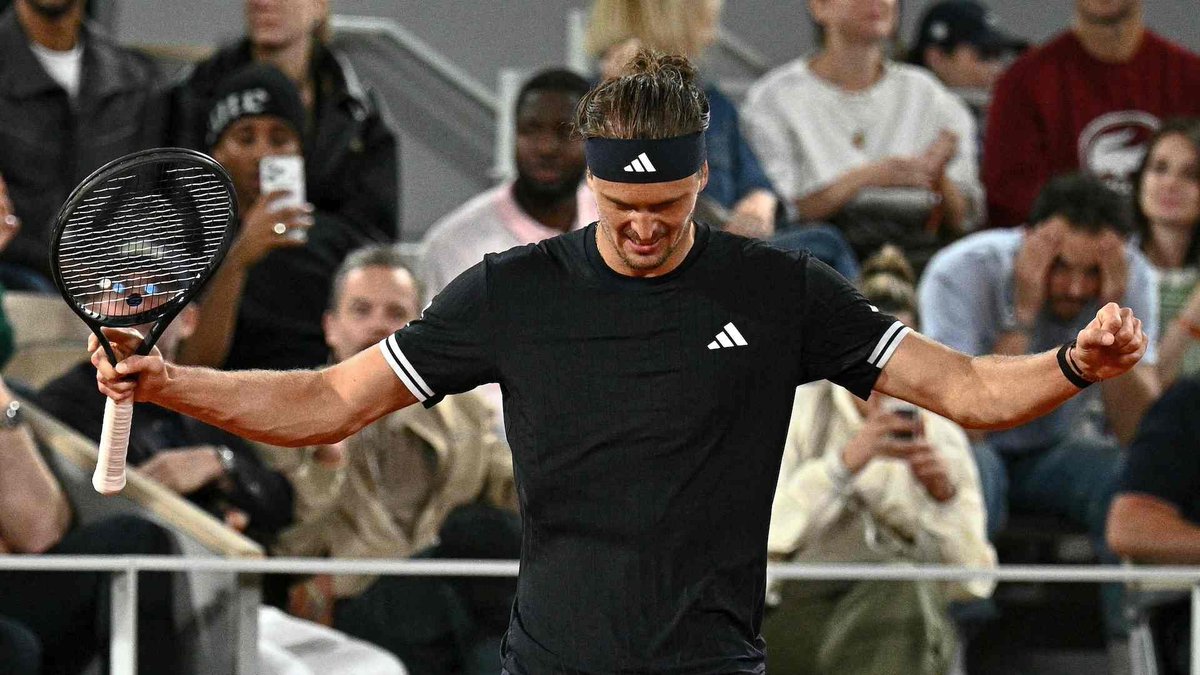 guilleeekaiser's tweet photo. FINALISTAS! 🤩
Alexander Zverev (3) y Flavio Cobolli (10) se enfrentarán este domingo por el título de Roland Garros.
El alemán avanzó tras ganarle a Mensik en 4 sets. Llega a su segunda final en París.
El italiano llega tras el retiro de Arnaldi, que tiene un virus estomacal. https://t.co/DyxiZVKbG2