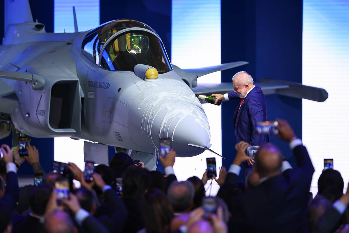 afectbloqaereo's tweet photo. Brasil encarga a @Saab 36 aviones de combate supersónicos, de los cuales 15 serán fabricados en Sao Paulo https://t.co/HXHClpGpOO…
@ELDEBATE https://t.co/w4pcL5UGYF