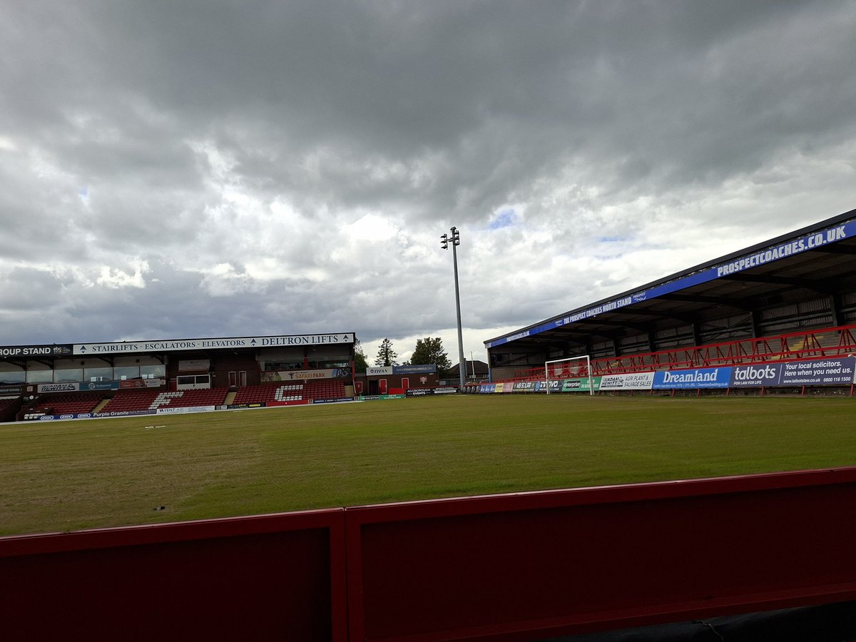 groundsperson77's tweet photo. PITCH UPDATE. Day 6, green haze
@khfcofficial
#newpitch #newseason https://t.co/49hAFXZRyp