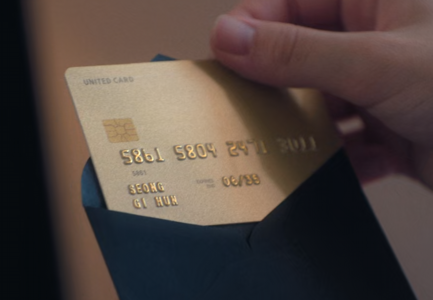 raginghamsterx's tweet photo. Peter Schiff claims "crypto black monday" on 6/8

In Squid Games S3 Finale the credit card features expiration date of 6/35, which reduces to 6/8

Gi-hun's Daughter Seong Ga-yeong was born on June 8, 2011, to her mother, Kang Eun-ji, who collapsed in labor https://t.co/cZTU9DJHtk