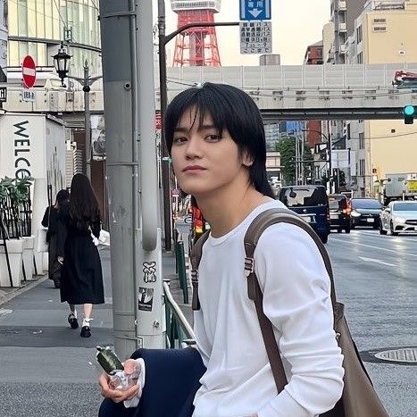 콤 tweet media