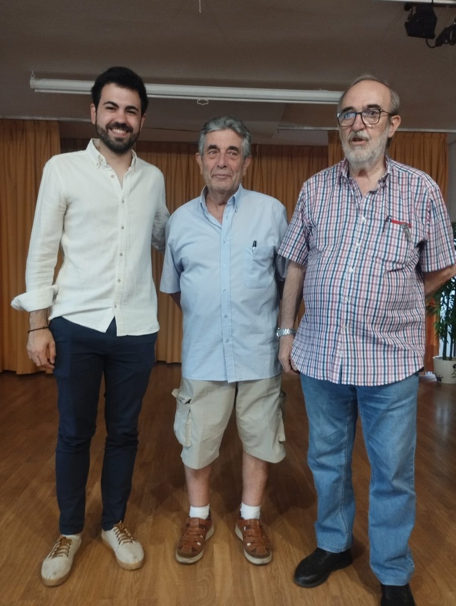 miguelrecuenco's tweet photo. En la entrega de premios del Certamen de Fotografía y Narración organizado por Leganés verde y ecológico. 

¡Ha sido un encuentro muy inspirador! ¡Seguimos! 🫶 https://t.co/ZeNtyugAIH
