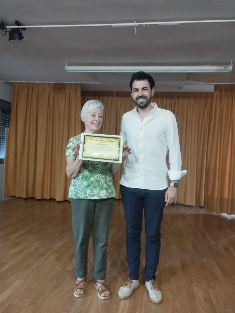 miguelrecuenco's tweet photo. En la entrega de premios del Certamen de Fotografía y Narración organizado por Leganés verde y ecológico. 

¡Ha sido un encuentro muy inspirador! ¡Seguimos! 🫶 https://t.co/ZeNtyugAIH
