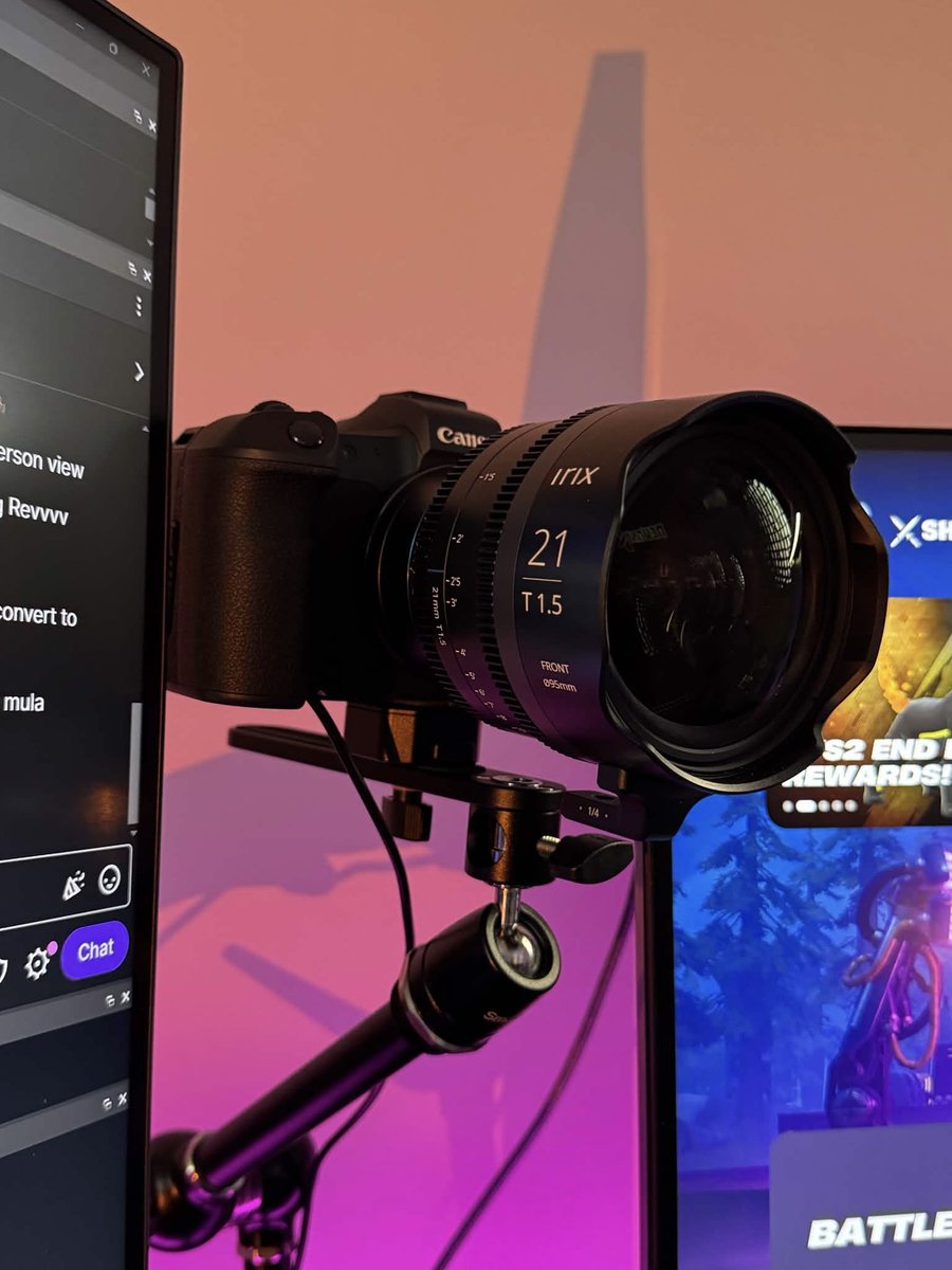 REVRNDX's tweet photo. Streaming gear DOES NOT MATTER.... but check out my overkill camera setup. https://t.co/RiXUhPMd0Y