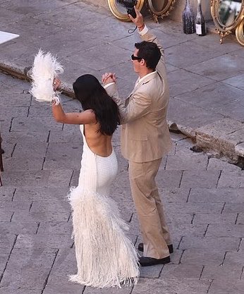 dualipacentral_'s tweet photo. ELES!!! Dua Lipa e Callum começaram as festividades em Palermo. https://t.co/mJeqJHeaQc