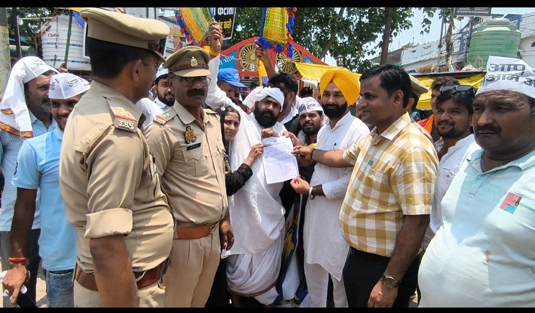 chhaviaap's tweet photo. ओबीसी प्रकोष्ठ के जिला अध्यक्ष हनीफ अंसारी जी ने बाराबंकी में साथियों के साथ बिजली आंदोलन में भाग लिया।।
@SanjayAzadSln 
@dilipkpandey 
@Saurabh_MLAgk 
@ChhaviDr https://t.co/PXE1q3bDCF