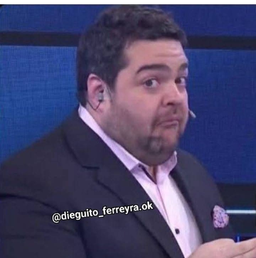 polim6069's tweet photo. No entiendo por qué Pallares se enoja con Elina! Si el apellido es de el marido! El que le saca el apellido es Constantini!! El hombre no tiene huevos igual que vos que no te la agarras con el Señor!! #Intrusos https://t.co/figDZ3zd6V