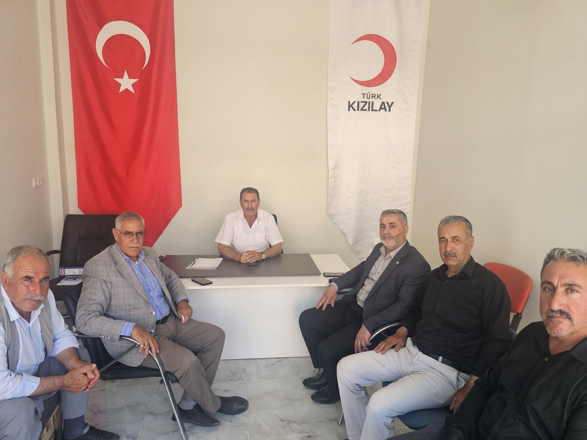 osmangocmen63's tweet photo. Hilvan Kızılay ilçe Başkanı Sn.Kemal BEYRET ve yönetimine hayırlı olsun ziyaretinde bulunduk.
İlçemize hayırlı hizmetlerde bulunmayı Rabbim kendilerine nasip etsin inşallah. 
@FarukPolat_ 
@HurDavaPartisi 
@Kizilay 
#Hilvan 
#Şanlıurfa https://t.co/5mTmz4ctD5
