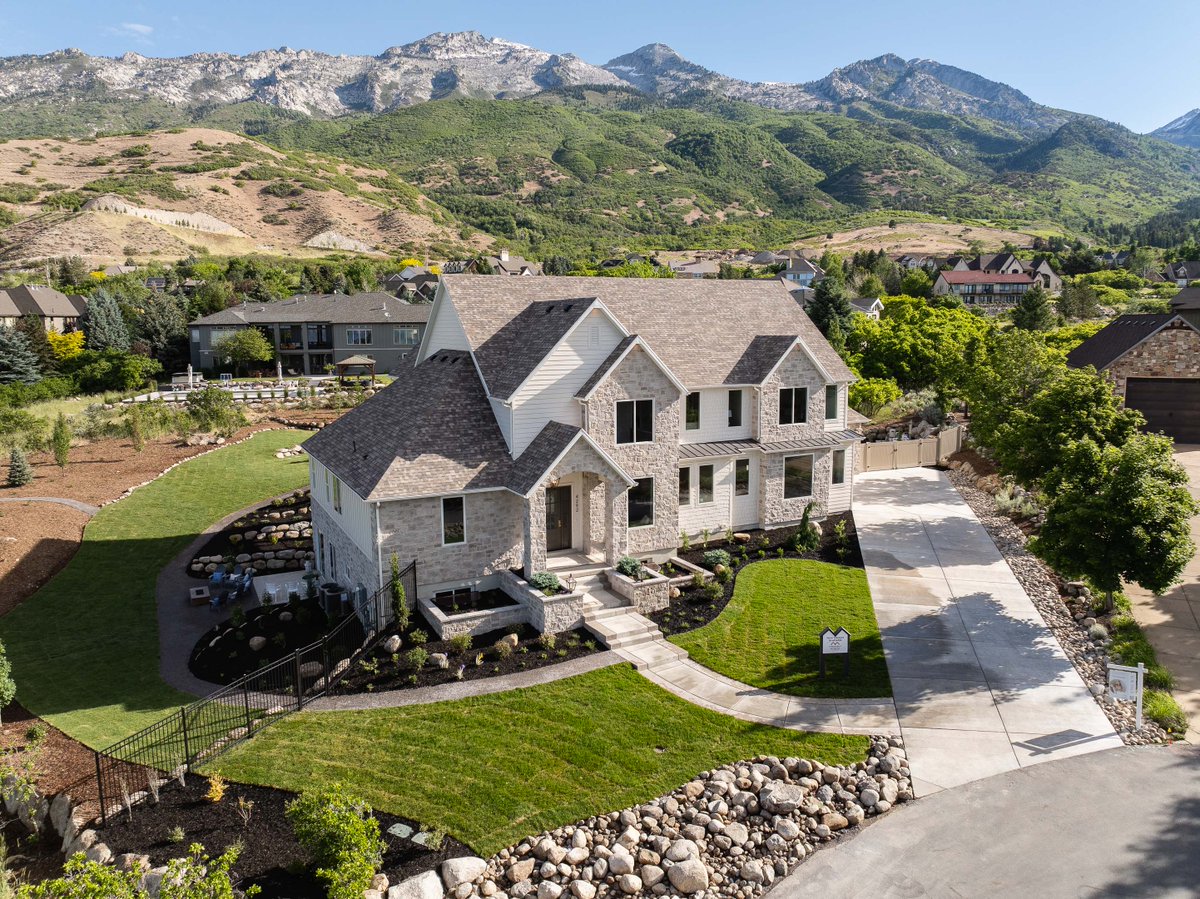 gmilarconst's tweet photo. Tonight - @ 5p &amp; while supplies last, GMC hired Totally Hitched Events to provide dirty sodas to #uvparade2026 attendees at our home (#5 - Deerfield Estate at The Cove). Come hang with us, enjoy the Alpine mountain view, &amp; grab a dirty soda on your way. #UtahValleyParadeOfHomes https://t.co/QgHCLUgkad