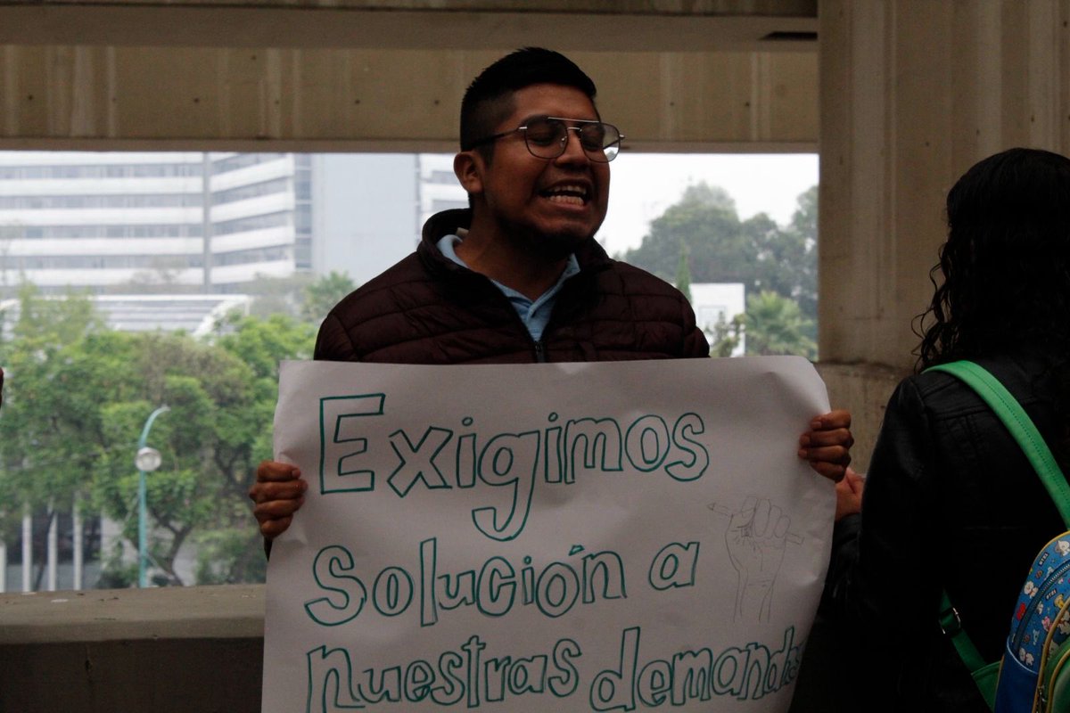 FnerrrOax's tweet photo. La educación debe ser prioridad es por eso que exigimos se atiendan las demandas de los estudiantes #AlessandraEnemigaDeLaEducacion https://t.co/oSYcettsYE