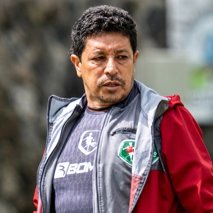 RadioCentroAmb's tweet photo. 👀 ¡Vélez podría seguir en el Ponchito! 🚨

Luis Alfonso Chango le ha propuesto a Paul Vélez una reestructuración en su cuerpo técnico para continuar en Mushuc Runa SC.
DT Paul Vélez 
AT Gustavo Bobadilla 
PF César Benalcazar

⏳ Se define en las próximas horas… https://t.co/AFGDxcLDDr