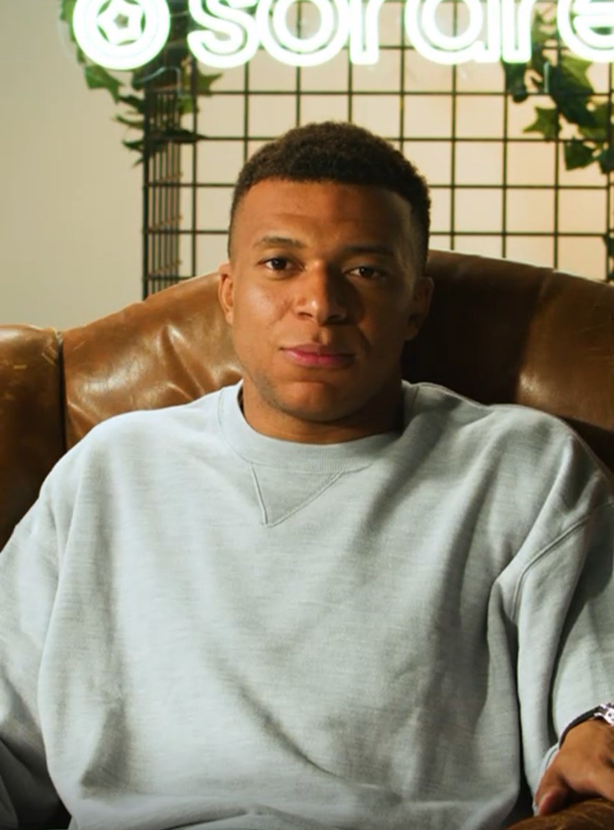 theMadridZone's tweet photo. 🚨🗣️ Kylian Mbappé: "People have AMNESIA.

You can win everything, and the next day, they forget." @Sorare https://t.co/9iiCPfCwin