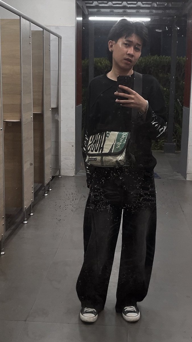 Kcw199x's tweet photo. ใจว่าง คนข้างๆก็ไม่มี.😝 #ปลวกแดง #มาบยางพร #คนโสด https://t.co/537toR7xtM