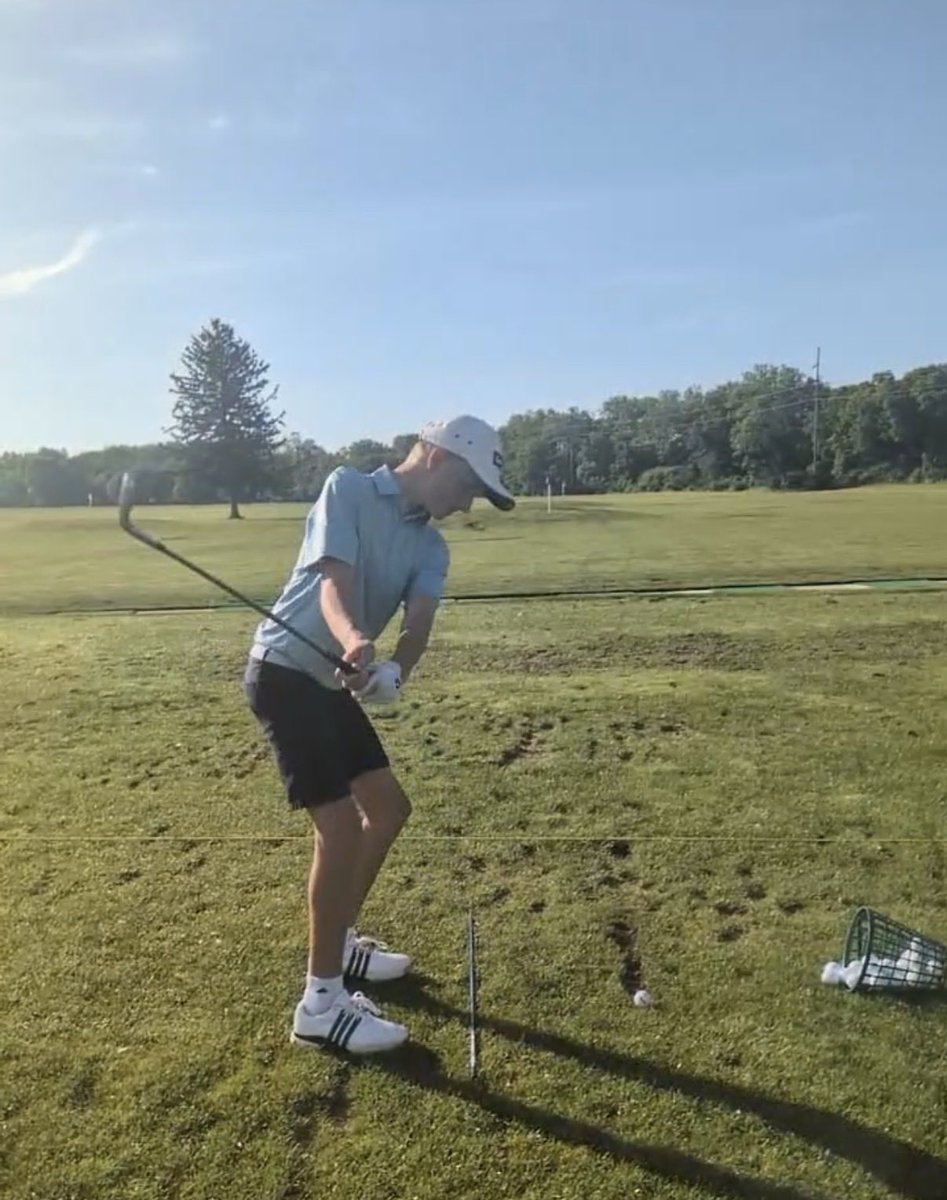 MiamiValleyGolf's tweet photo. #Springfield's Chaz Zitzner had a great round in Troy this week - at the Miami Shores Jr. Open part of @SOPGAJrTour ⛳️

Zitzner, a 12-year-old, was playing up ~ in the 13-15 age group.

He won the 13-15 AND 13-19 age group 🙌🏼

https://t.co/TlfGVUj2qx

#miamivalleygolf https://t.co/el2fpkl5zd