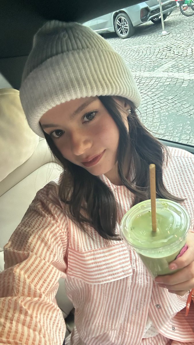 beckyfanclub05's tweet photo. 📸 💜 : 𝗯𝗲𝗰𝗰𝗰𝗮

คุณรีเบคก้าและมัทฉะ 🍵

@AngelssBecky @Lacoste

#RolandGarros #Lacoste      
#Beckysangels #BeckyArmstrong
#BeckyEntertainment https://t.co/S5kmXvma1J