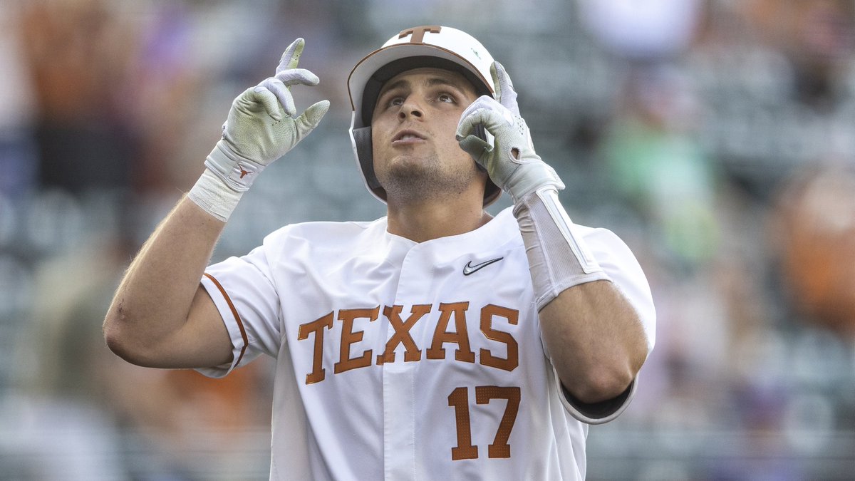 _dannydavis's tweet photo. You'd have to imagine that the No. 17 will be the first number retired by both the baseball and softball programs at Texas. #HookEm https://t.co/xQ0xDK9k3H