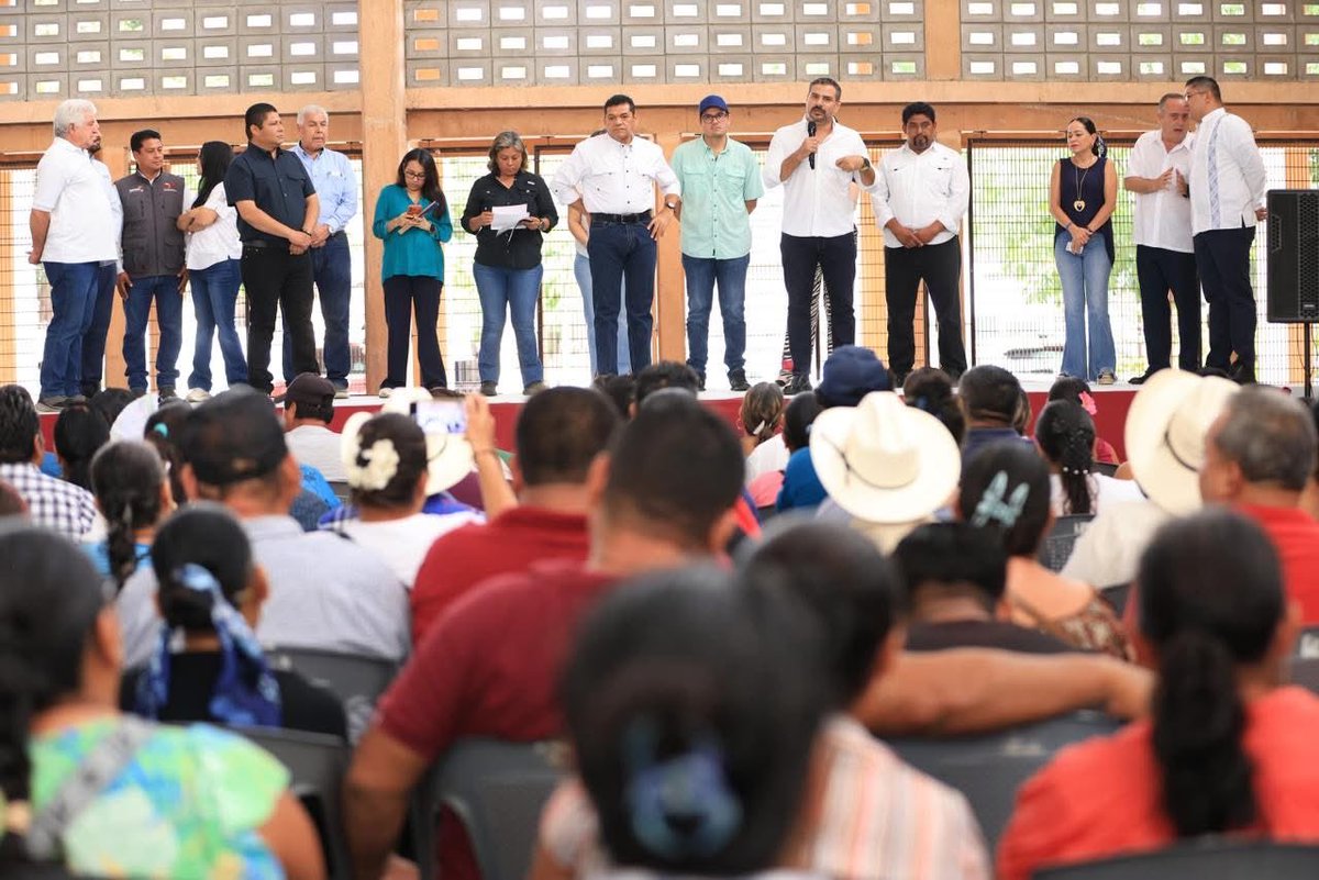 AlipiCalderon's tweet photo. Seguimos llevando la oficina al territorio, como lo ha instruido el gobernador Javier May Rodríguez. 💙🌿

Hoy, junto a los subsecretarios Dr. Luis Ernesto Ortiz Catalá, la Dra. María Del Rosario Rodríguez Burelo y de la jefa jurisdiccional Dra. Guadalupe Hernández Méndez , https://t.co/p2vFuKP3L1