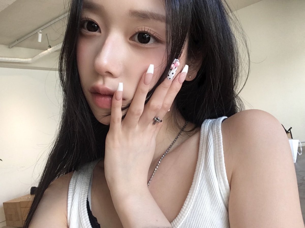 DOAH_archive's tweet photo. 260605 도아 인스타 업로드 https://t.co/QRa7L0ePIU