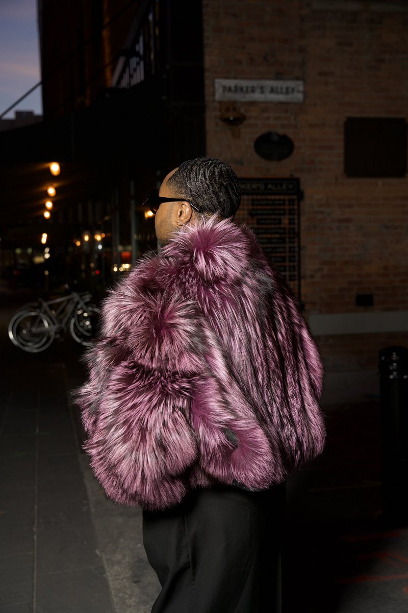 cederickmc's tweet photo. I don’t see none of you hoes, it’s just me. https://t.co/iKAedveHs6