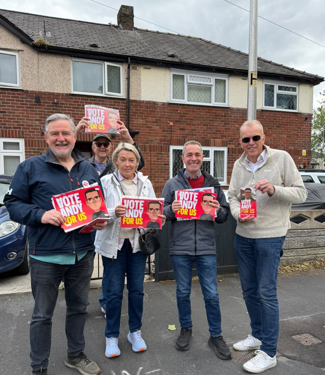 KeeleyMP's tweet photo. Good to be out campaigning in Makerfield for @andy4makerfield with @BarryGardiner @DavidPintoD John Stockton and @ColinHuggett and finding lots of support #Andy4Us https://t.co/PlVnHwonTv