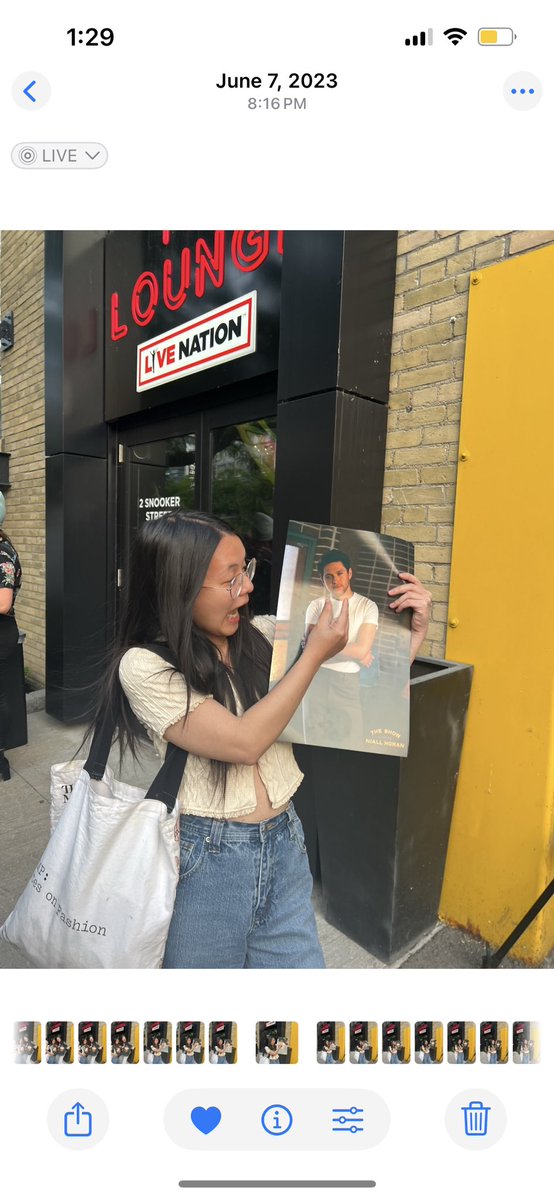 KISSNDISC0's tweet photo. u want to invite me to the toronto dinner party so bad 🙂‍↕️  @umusic

i promise that the seat wont go to waste 🍽️ ❤️ https://t.co/bO7ysl5pFC