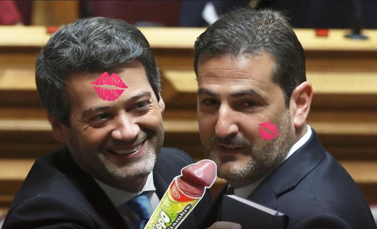 ShadowGrowler's tweet photo. @AndreCVentura Entre estes dois pombinhos não sei quem salvava. Talvez o que cheirasse menos a cu da boca https://t.co/M9qcnilYFG