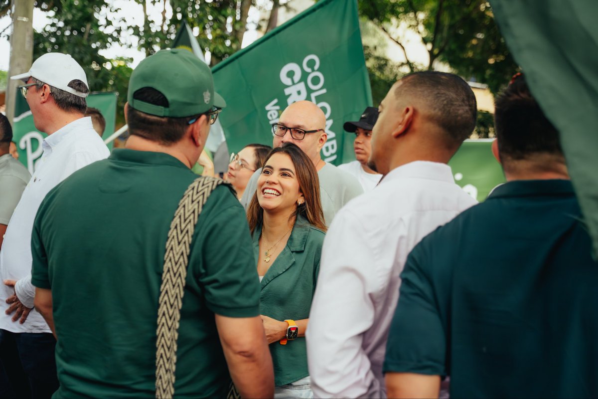 MIMORENOS's tweet photo. Nuestra remontada Verde 💚 desde la Alegria, los argumentos, la cultura.  Tuvimos un encuentro con expresiones ciudadanas, porque entendemos que la esperanza es la fuerza que nos une.

Seguiremos trabajando desde el corazón, defendiendo la vida, la justicia social, el cuidado de la naturaleza y la dignidad de quienes más lo necesitan.

No caminamos desde el miedo. Caminamos desde la esperanza. 
Esperanza de un país donde toda vida es sagrada, que abraza la diversidad y que entiende que el verdadero progreso se mide por la dignidad de nuestra gente.

#Melajuegoporlavida 🫰🏽💚