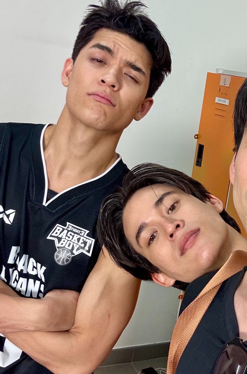 uvercinkaxq's tweet photo. the impact of the second pic that came right after the first one… i’ll never forget that ❤️‍🩹

#jossgawin #จอสกวิน https://t.co/GZPEM2QFx1