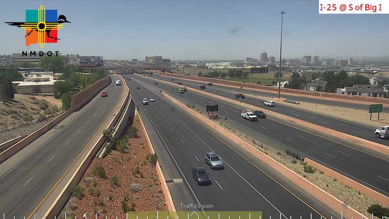 granttosterudwx's tweet photo. Albuquerque currently has the worst air quality in the U.S., with some sensors reaching Very Unhealthy and Hazardous categories. Dust and other pollutants are trapped in the Rio Grande Valley under a stagnant air mass. Air quality should improve later this afternoon. #NMwx https://t.co/fRmsVMuHrl