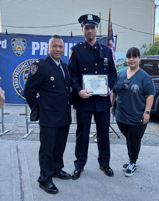 NYPD43Pct's tweet photo. 43rd Pct Community Council 1st community barbecue at the 43rd pct had a great turnout. Thanks to all the officers and volunteers who helped make this happen 👍🏽 https://t.co/r5RaA0ADs8
