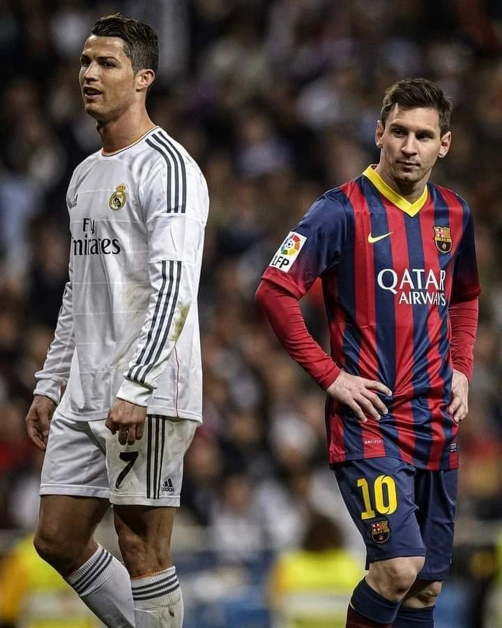 futtmais's tweet photo. Kylian Mbappé: "As pessoas dizem que Messi é talento e CR7 é trabalho duro? Não estou tentando ser condescendente, mas isso é algo que só PESSOAS QUE NUNCA JOGARAM FUTEBOL podem dizer.

Se você conseguir me olhar nos olhos e me dizer que Cristiano não é talentoso ou que Messi não é um trabalhador dedicado, então você simplesmente nunca calçou suas chuteiras e jogou futebol." 

🗞️ @Sorare