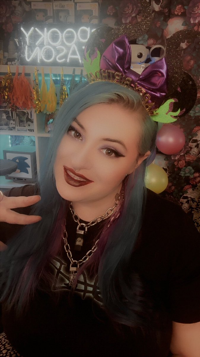 alexia205's tweet photo. Live on twitch! 

We play super battle golf with @Valkyre185  and co! 

Then it’s @summergamefest at 10pm! 

Oh it’s also my birthday too! https://t.co/neXADiEyfZ