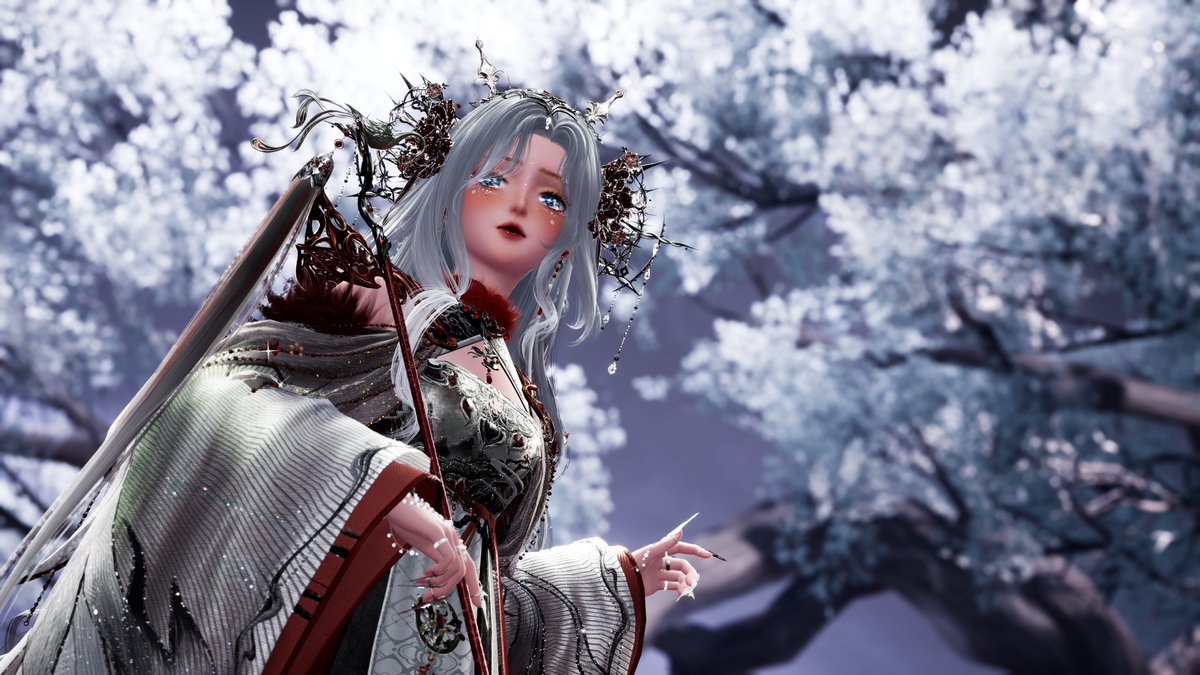 MrieNight's tweet photo. Silver tree https://t.co/p9WCh0R1KU