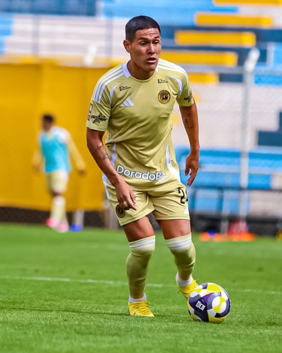 leon_cazo's tweet photo. No hay ninguna negociación entre FBC Melgar y Marlon Ruidias del Cusco F.C. dicen fuentes de la liga.🇵🇪🚨
LET'S GO @danielfrh11 https://t.co/I3ptXxetJg